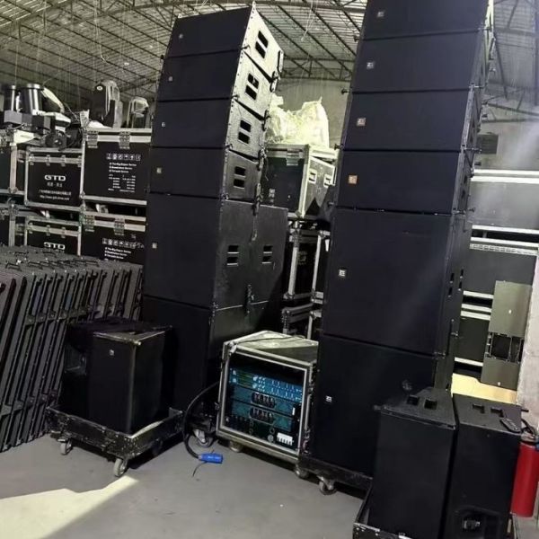 Professional Line Array Speaker Omnidirectional Space Efficiency Line Array System