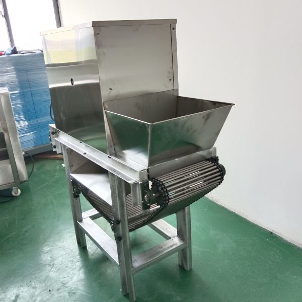 Easy to maintain Convenient to clean Intelligent chain onion peeling machine Efficient and time saving