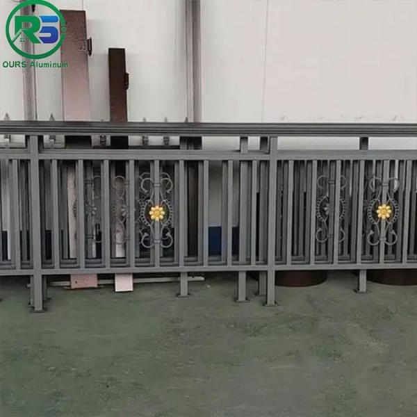 Self Cleaning PVDF Coated Cladding Aluminium Picket Fence For Exterior