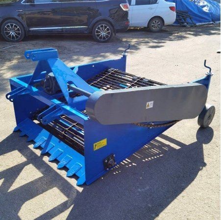 Farming Mini Potato Harvesting Machine With Conveyor Belt 0.8m