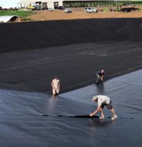 China Reservoir Engineering Plastik Geomembrane Geosynthetic HDPE Liner Cost Per M2 on sale