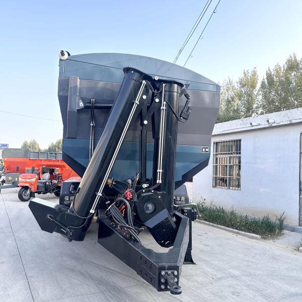 Tractor Mounted Feed Transport Grain Cart Fertilizer Transport Vehicle