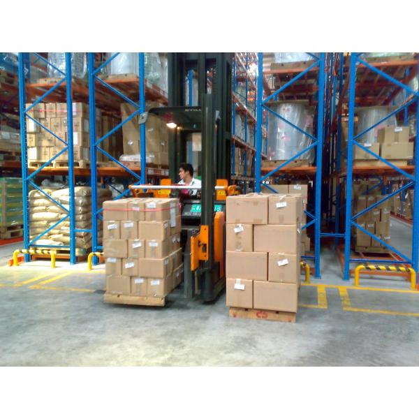 Logistic Cental Very Narrow Aisle Racking With Mast / Fork Head Rotation