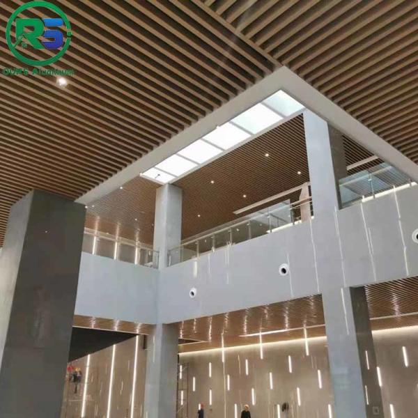 Environmental Friendly Linear Suspended Metal Ceiling 0.9mm White Aluminum Ceiling