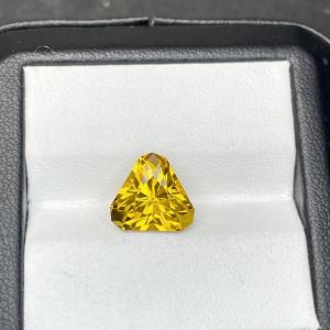  Customized CZ  Yellow Sapphire Gem For Earring Elegant As Birthday Gifts Manufactures