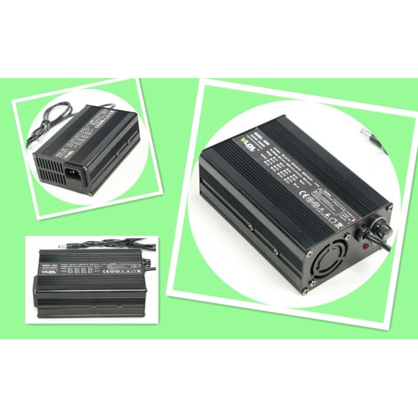 AGM Battery Charger 12V 6A , 110 - 230Vac Lead Acid Battery Charger With Clips Connector