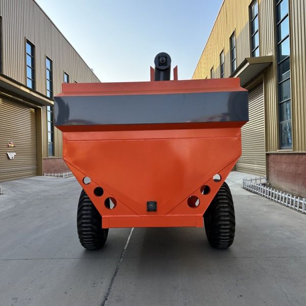 Fertilizer Grain Transport Truck Wear Resistant 6 Cubic Meters