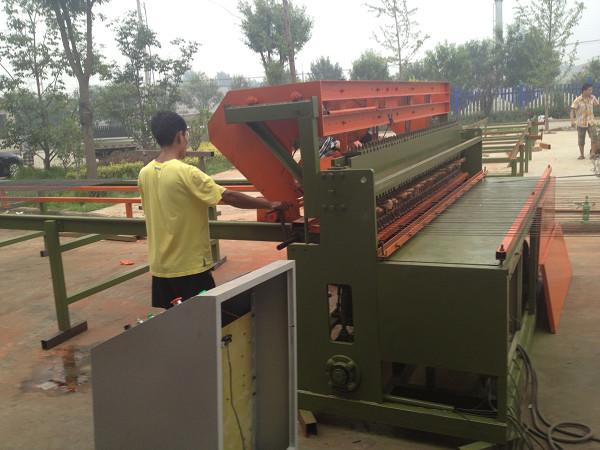 Quality Low Carbon Steel Wire Fence Mesh Welding Machine , Gabion Box Machine Longlife for sale