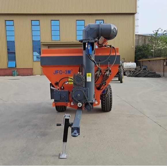 10 Cubic Meters Tractor Grain Cart For Fertilizer And Grain Transportation
