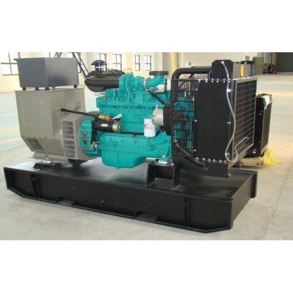 Water Cooled Cummins Diesel Engine Generator Set With Radiator