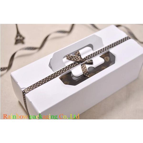 Clear Window Chocolate Packaging Box Handle Recyclable Matt / Gloss Lamination