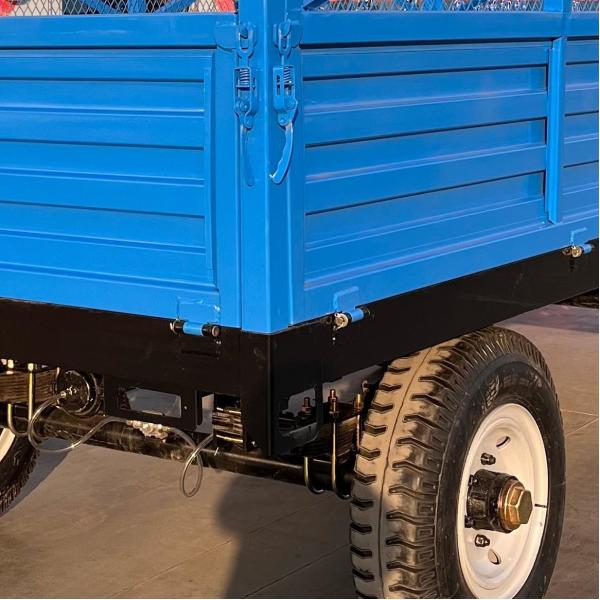 Heavy Duty Farm Trailer For Agricultural Transport Blue Four Wheel 6t