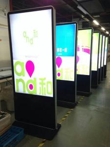 Ipad Design HD Networking 65 LCD Advertising Digital Signage Display , High Brightness Manufactures