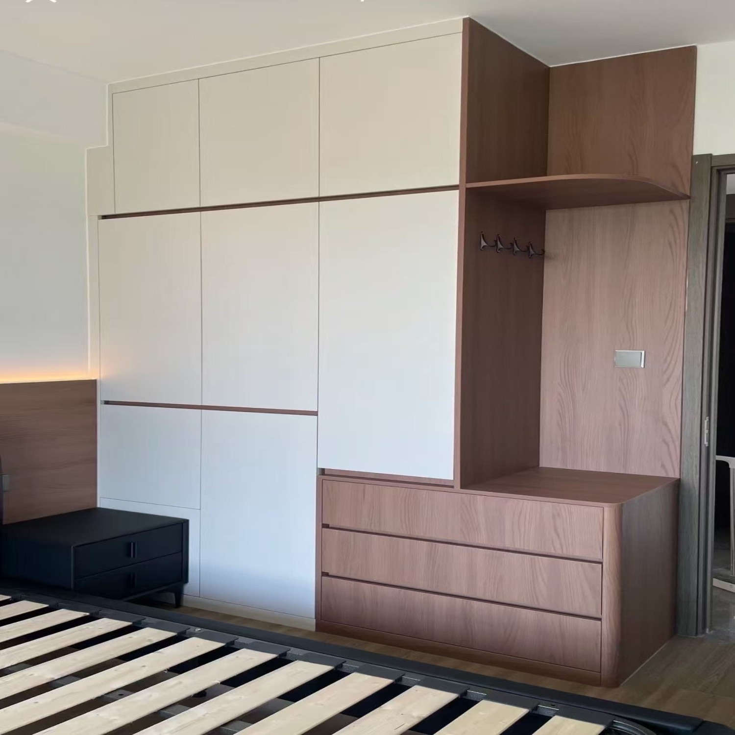 Modern Minimalist Wood‑Grain Whole‑House Custom Cabinetry 