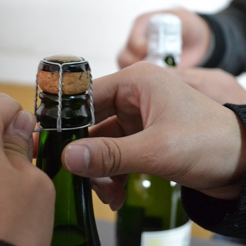 Automatic Sparkling Wine Corks Capping Machine