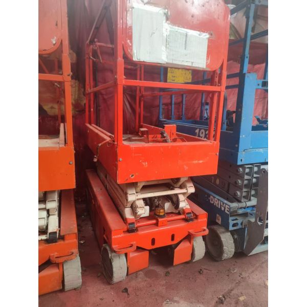 Snorkel 6-Meter Self-Propelled Electric Scissor Lift