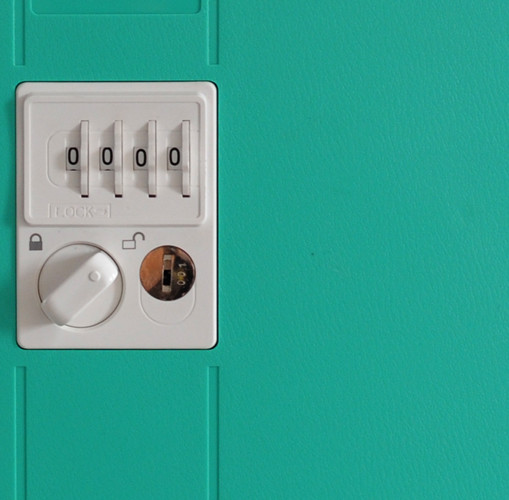 5 Comparts 1 Column Plastic Gym Lockers Anti - Theft With 4 Digit Lock